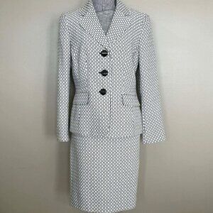 Le Suit skirt suit, size 8, black & white pattern. NWT